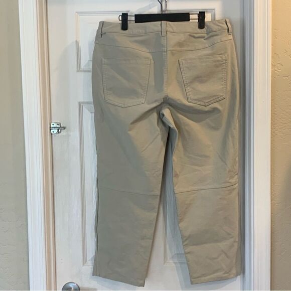 Lululemon ABC Relaxed-Fit Crop Pant *Utilitech
Raw Linen Size 34 - Picture 4 of 10